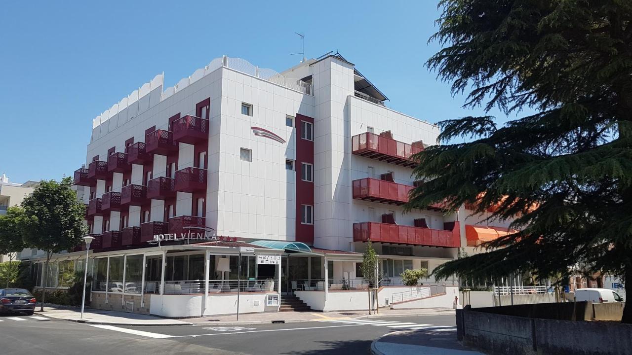 Hotel Vienna Линяно Сабиадоро Екстериор снимка