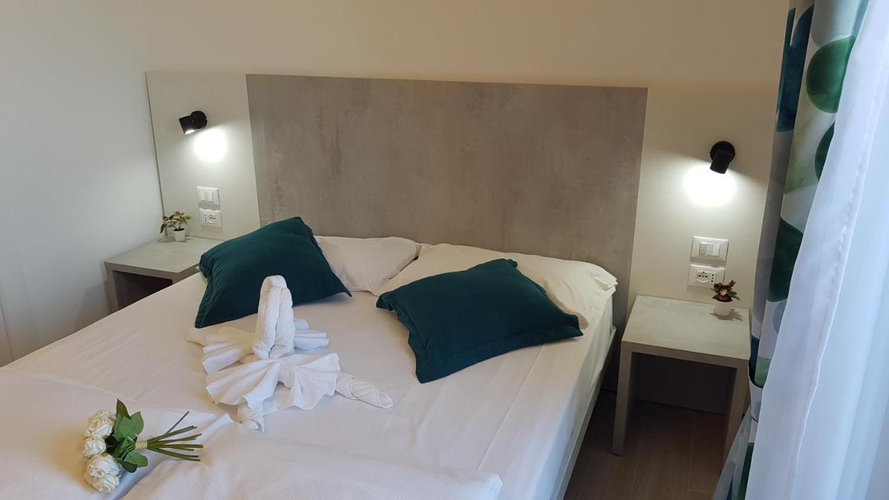 Hotel Vienna Линяно Сабиадоро Екстериор снимка