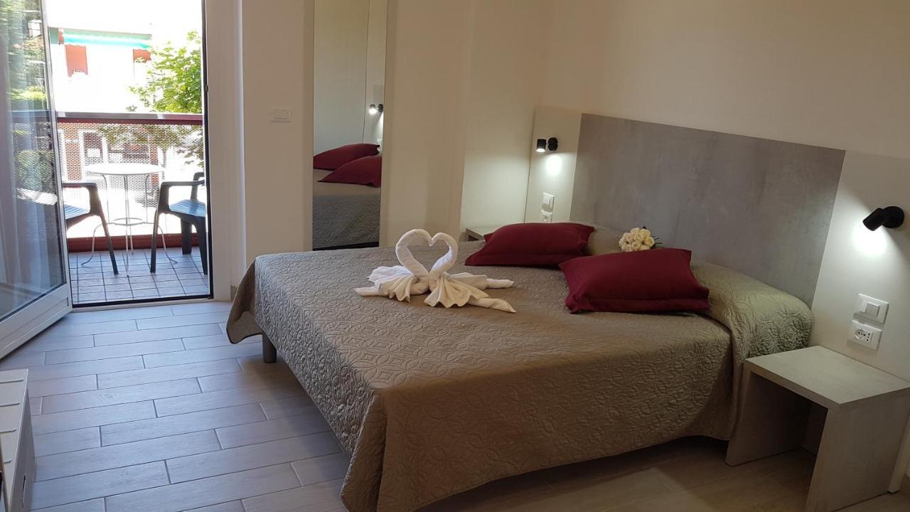 Hotel Vienna Линяно Сабиадоро Екстериор снимка