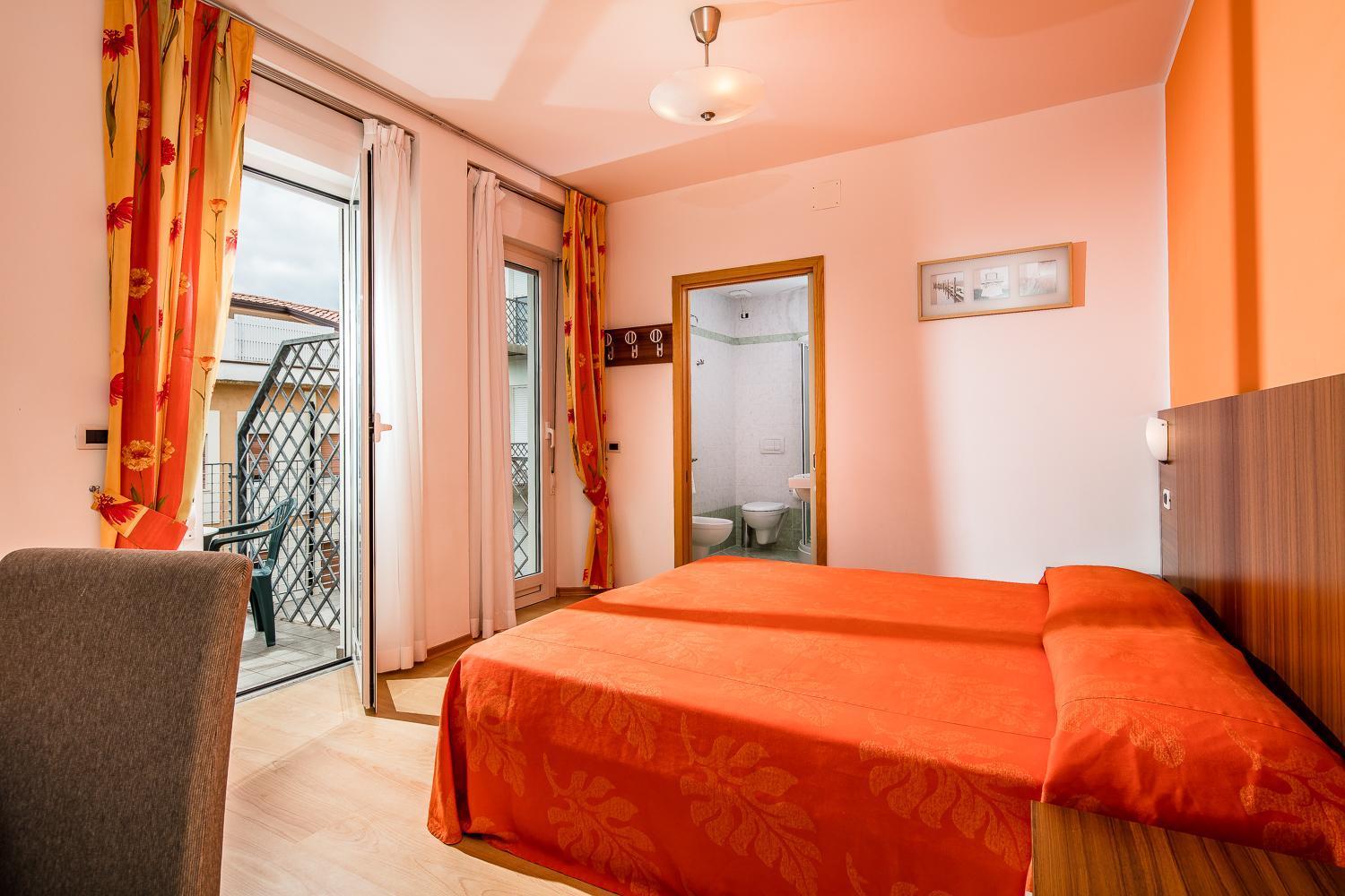 Hotel Vienna Линяно Сабиадоро Екстериор снимка