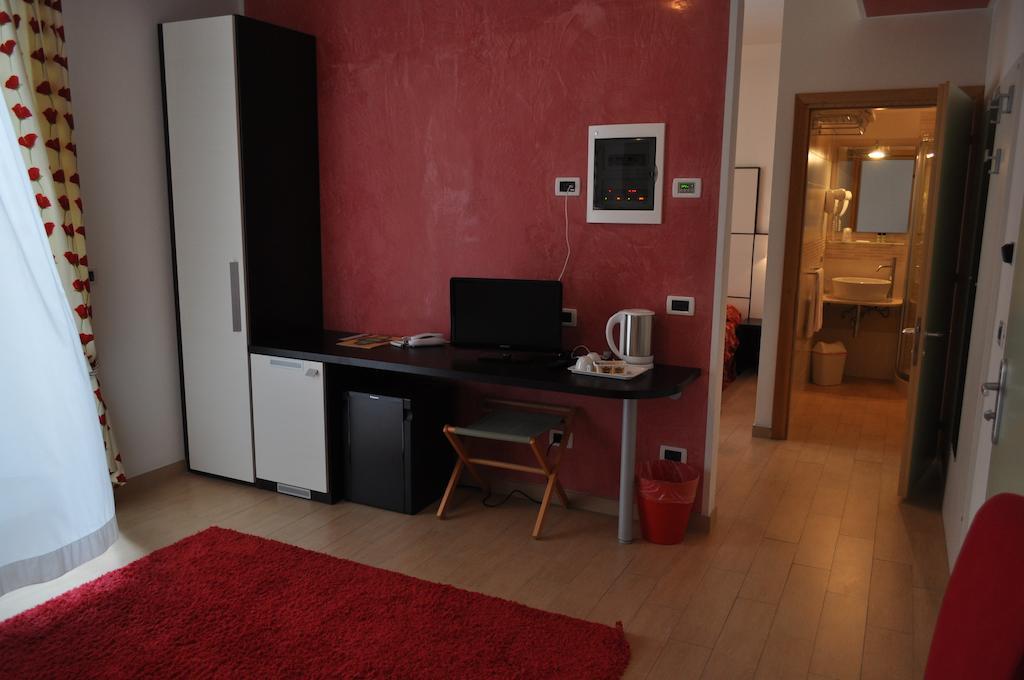 Hotel Vienna Линяно Сабиадоро Екстериор снимка