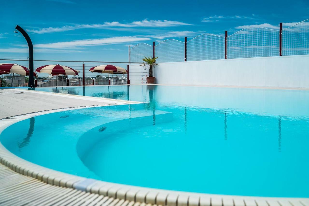 Hotel Vienna Линяно Сабиадоро Екстериор снимка